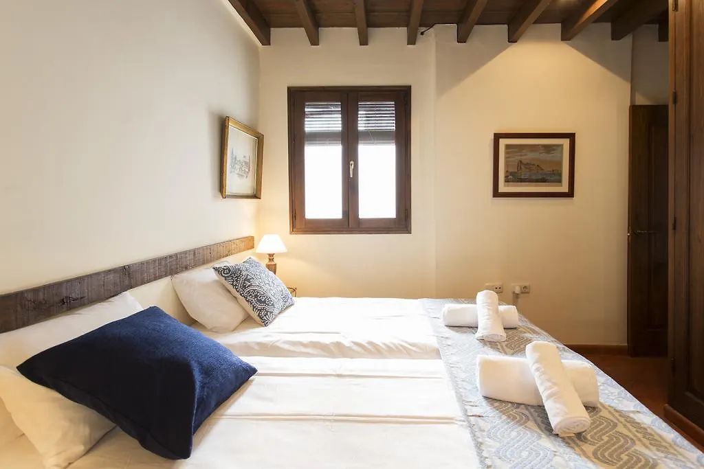 Apartment Apartamento Puerta Elvira Centro Free Parking Granada Spain